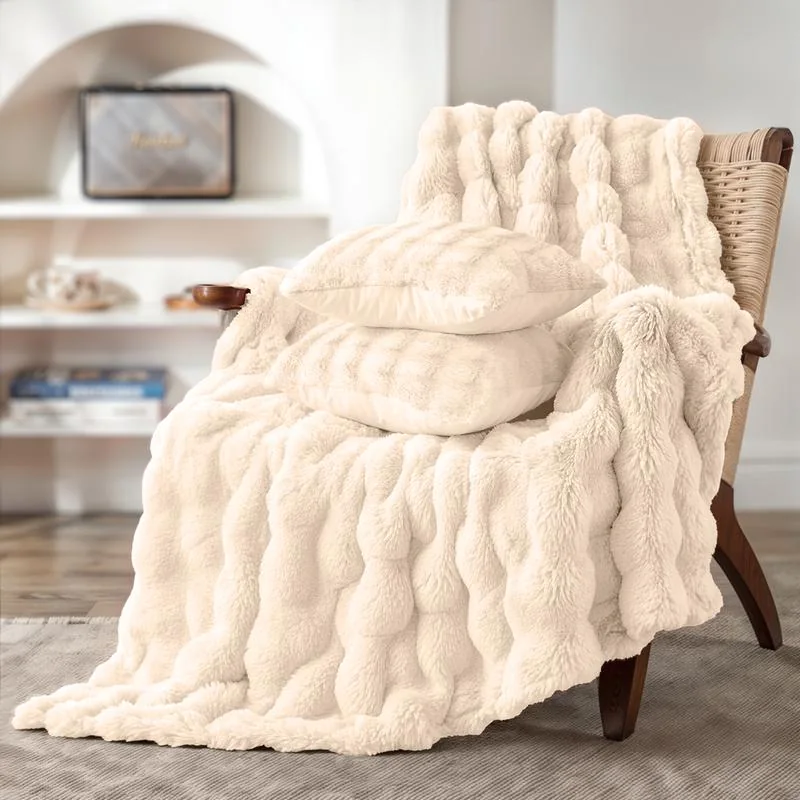 Pom Pom Fur plaid met kussens - crème-wit
