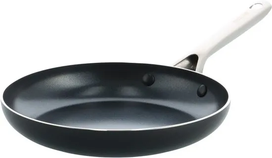 Kochstar Nacht Keramische Koekenpan - 20cm - PFAS-vrij - Inductie koekenpan - Inductie pan - Vaatwasserbestendig - Ovenbestendig tot 200° C - Keramische anti-aanbaklaag - RVS handgreep - RVS rand - Zwart