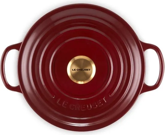 Le Creuset Braadpan Signature Garnet – Ø 20 cm / 2,4 Liter – Ronde Stoofpan in Dieprood – Compacte Maat voor 2–3 Personen – Gietijzer met Slijtvaste Emaille – Voor Dagelijks Gebruik op Inductie, Oven of Gas
