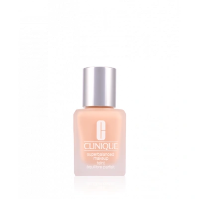 Clinique Superbalanced Makeup 01 Petal 30 ml